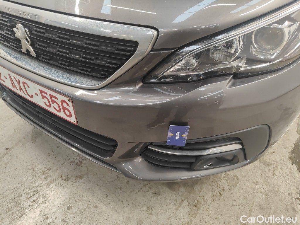 Peugeot  308 Peugeot  SW 1.2 PureTech 110 S&S Style 5d #26