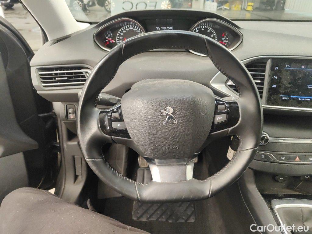 Peugeot  308 Peugeot  SW 1.2 PureTech 110 S&S Style 5d #34