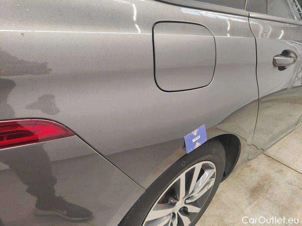 Peugeot  308 Peugeot  SW 1.2 PureTech 110 S&S Style 5d #45