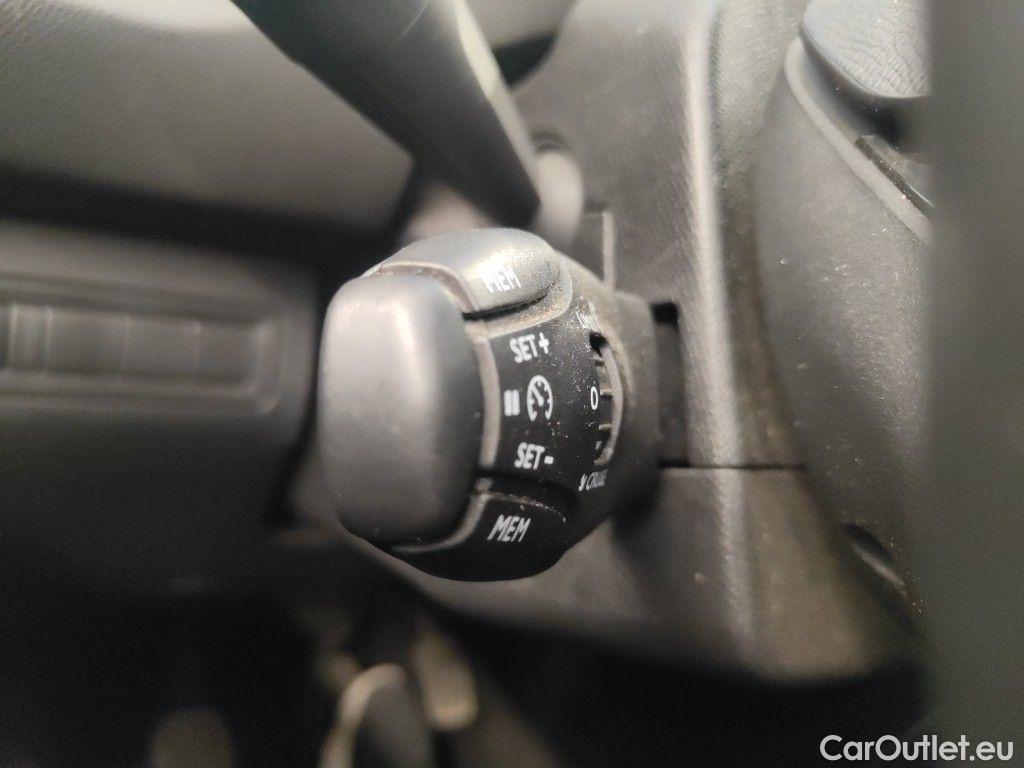 Peugeot  308 Peugeot  SW 1.2 PureTech 110 S&S Style 5d #37