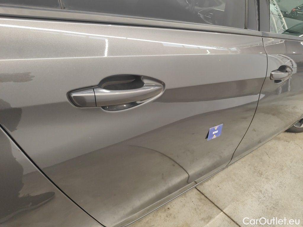 Peugeot  308 Peugeot  SW 1.2 PureTech 110 S&S Style 5d #24