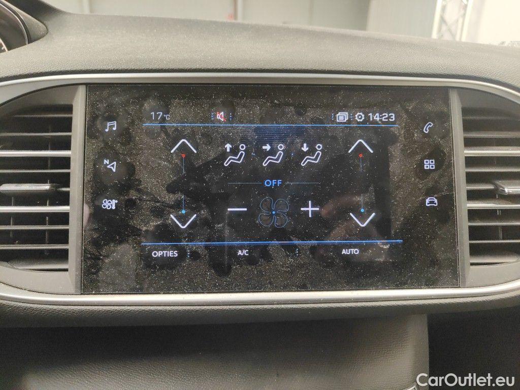 Peugeot  308 Peugeot  SW 1.2 PureTech 110 S&S Style 5d #36