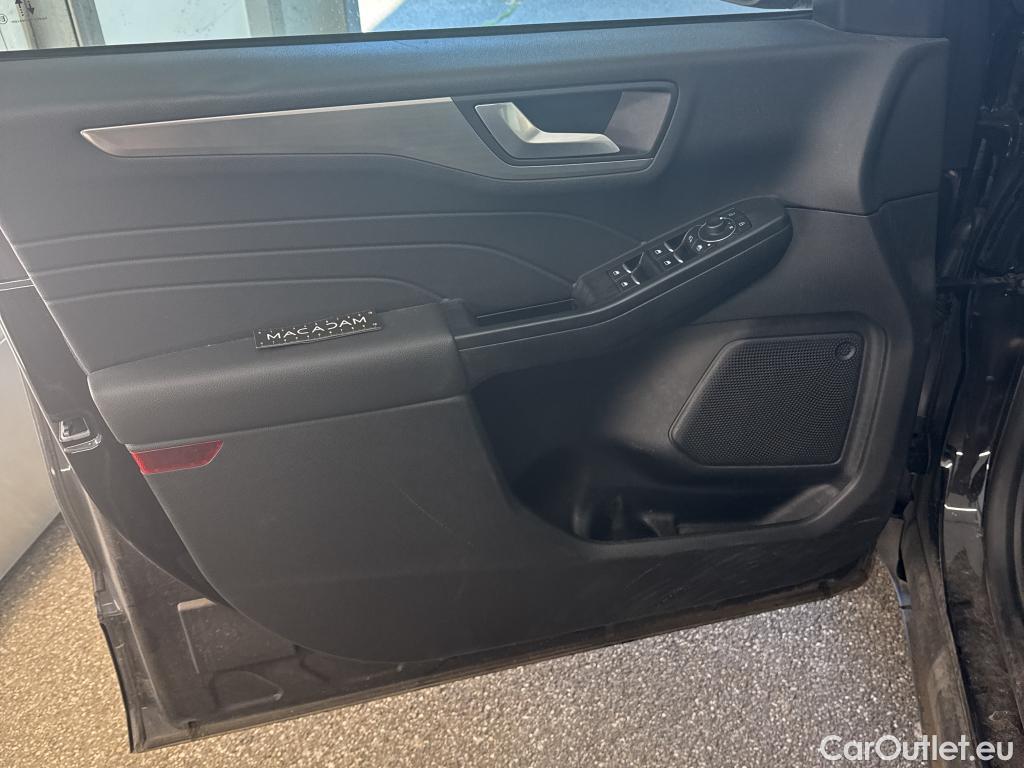 Ford  Kuga FORD  / 2019 / 5P / SUV 2.5 190 hybrid Flexifuel Pshift Titanium #14