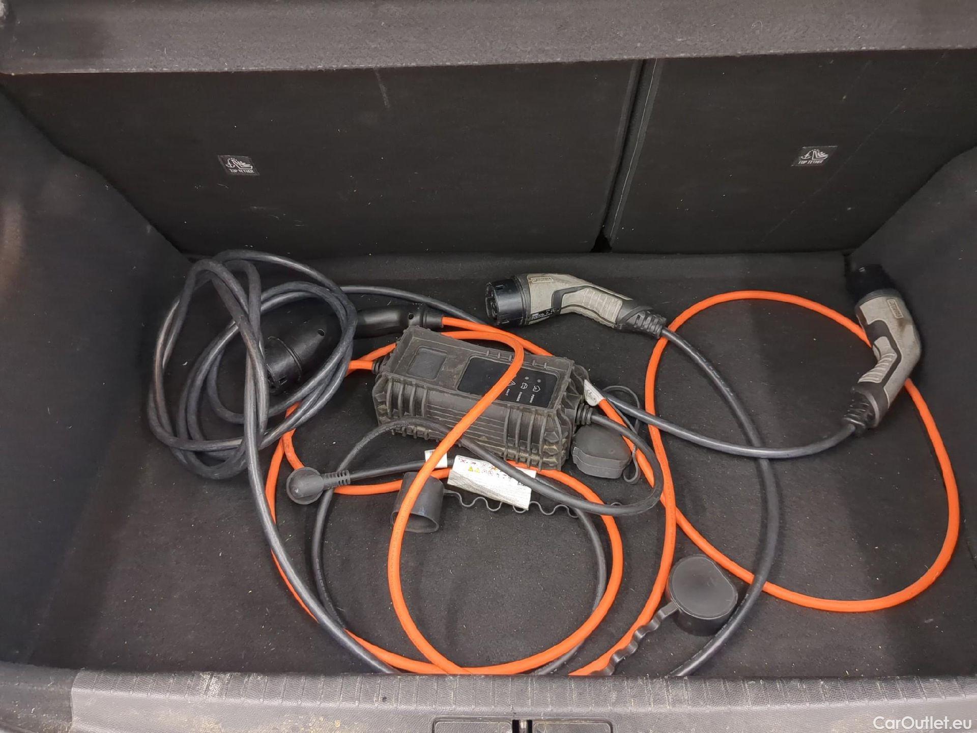 Opel  Corsa  F e Edition Business 50kWh BVA #13