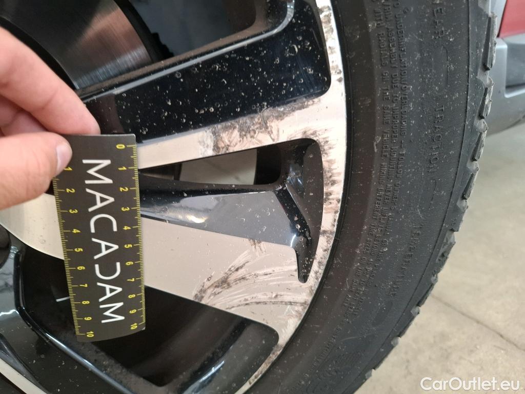 Peugeot  2008  GT Line 1.2 PureTech 110CV BVA6 E6 #42