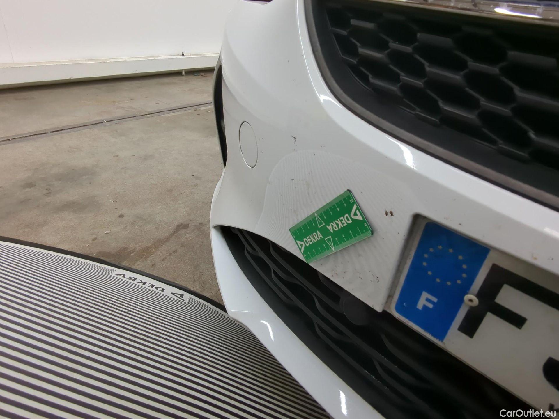 Opel  Corsa  F e Edition Business 50kWh BVA #8