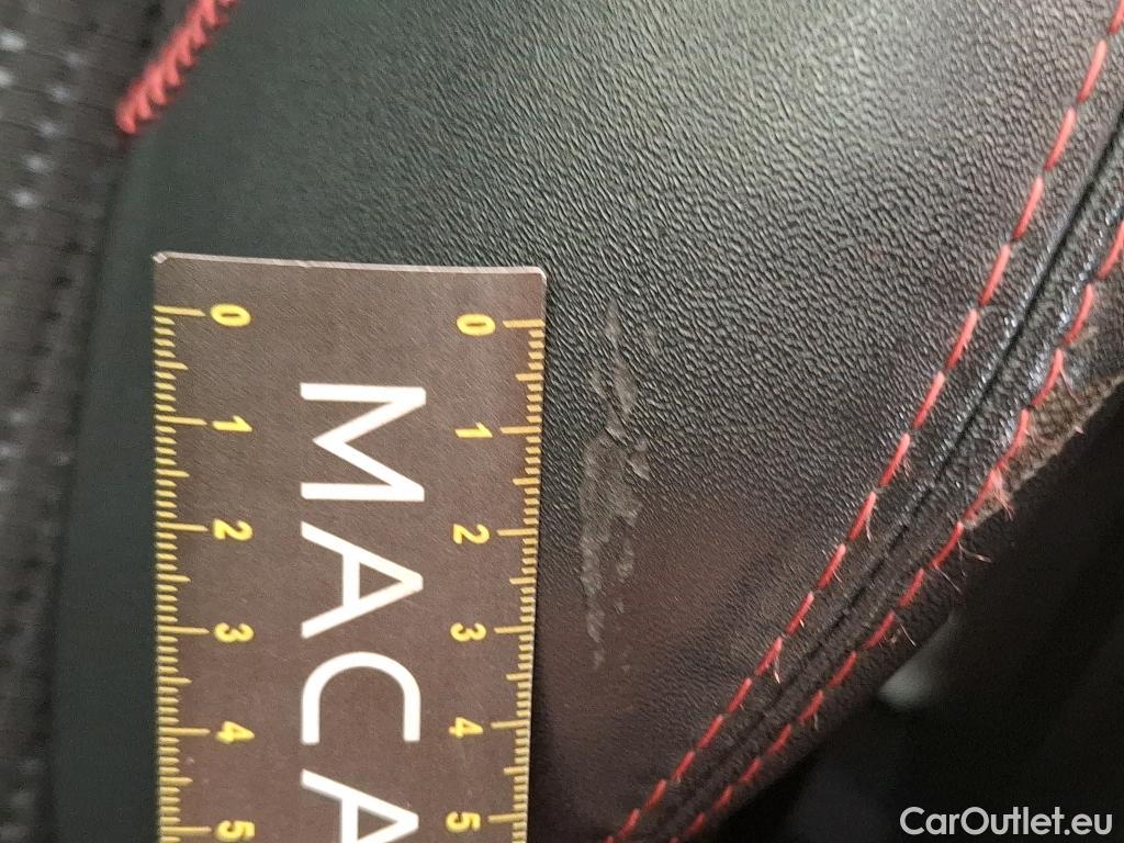 Peugeot  2008  GT Line 1.2 PureTech 110CV BVA6 E6 #32