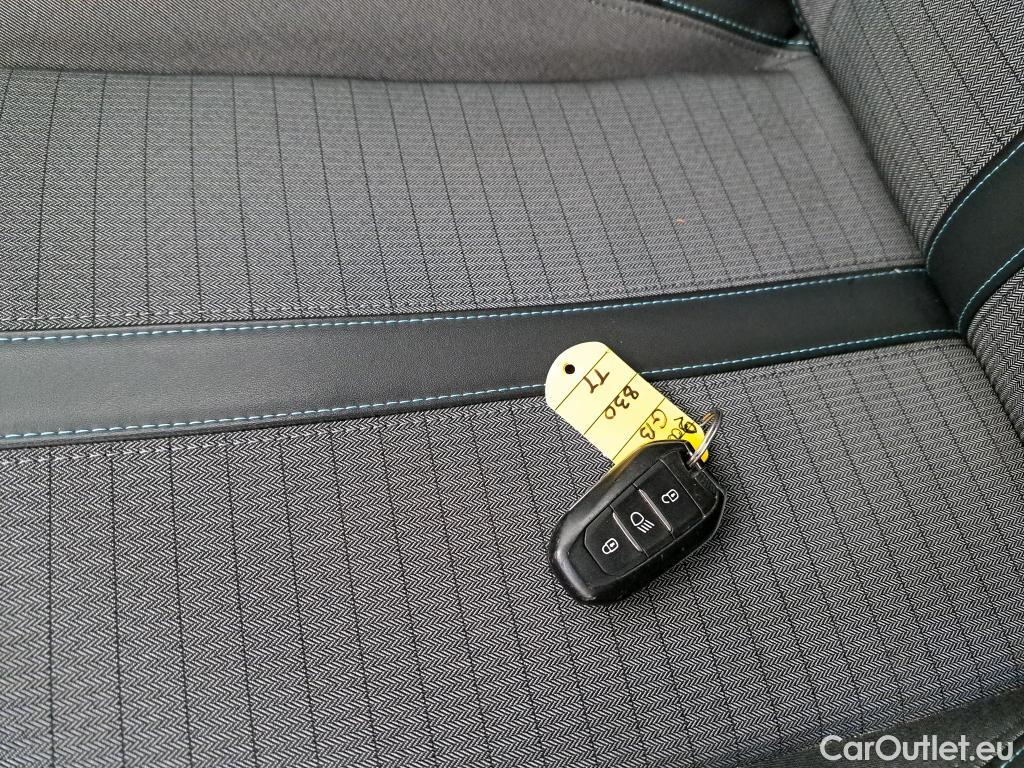 Peugeot  2008  Allure Business 1.2 PureTech 100CV BVM6 E6d #12