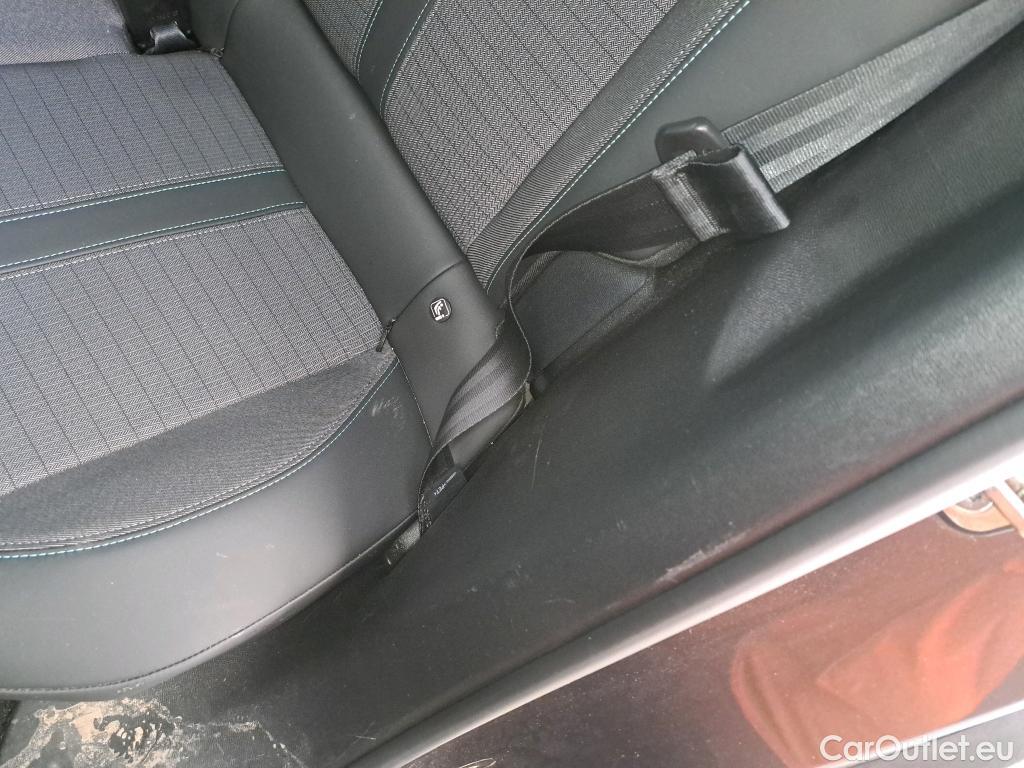 Peugeot  2008  Allure Business 1.2 PureTech 100CV BVM6 E6d #13