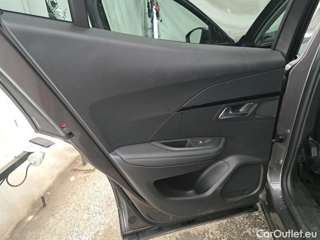 Peugeot  2008  Allure Business 1.2 PureTech 100CV BVM6 E6d #15