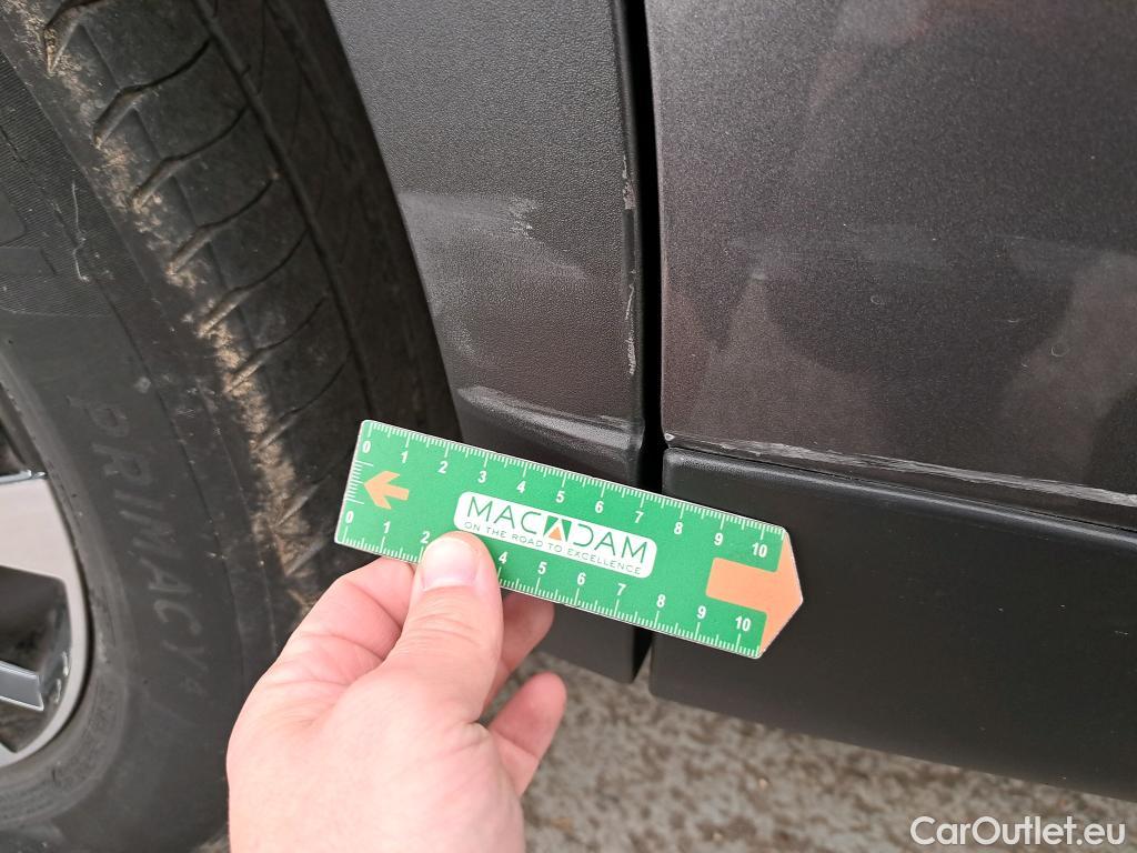 Peugeot  2008  Allure Business 1.2 PureTech 100CV BVM6 E6d #32