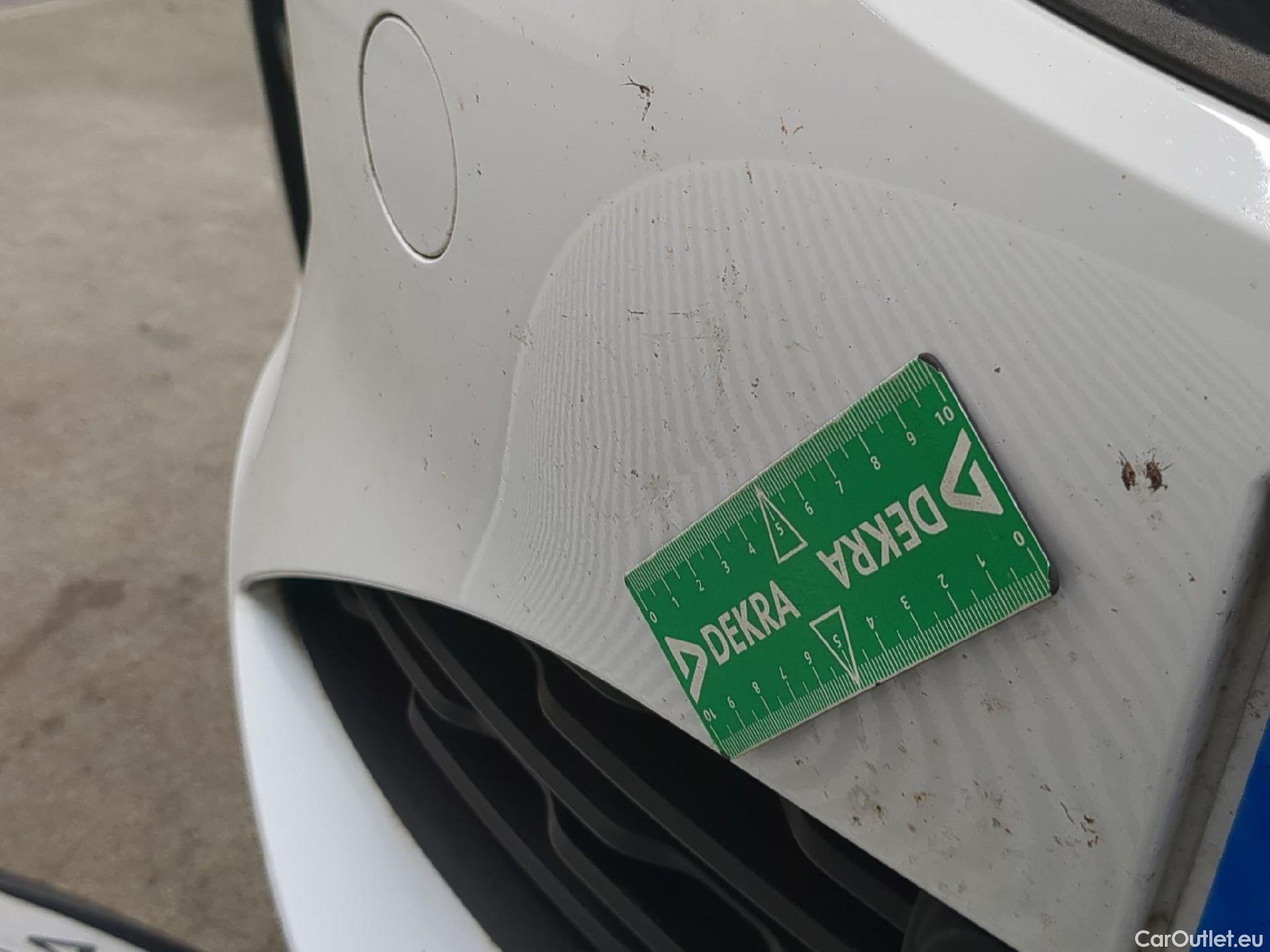 Opel  Corsa  F e Edition Business 50kWh BVA #7