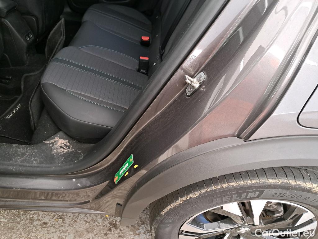 Peugeot  2008  Allure Business 1.2 PureTech 100CV BVM6 E6d #17