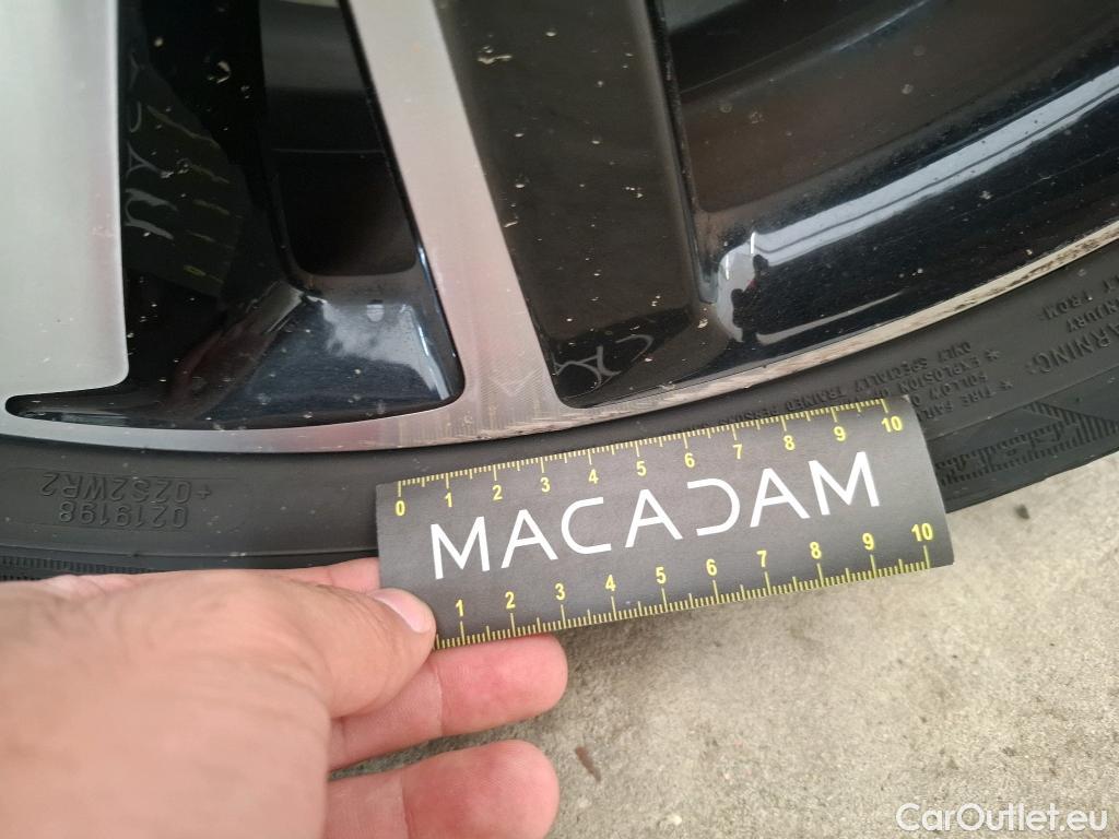 Peugeot  2008  GT Line 1.2 PureTech 110CV BVA6 E6 #53