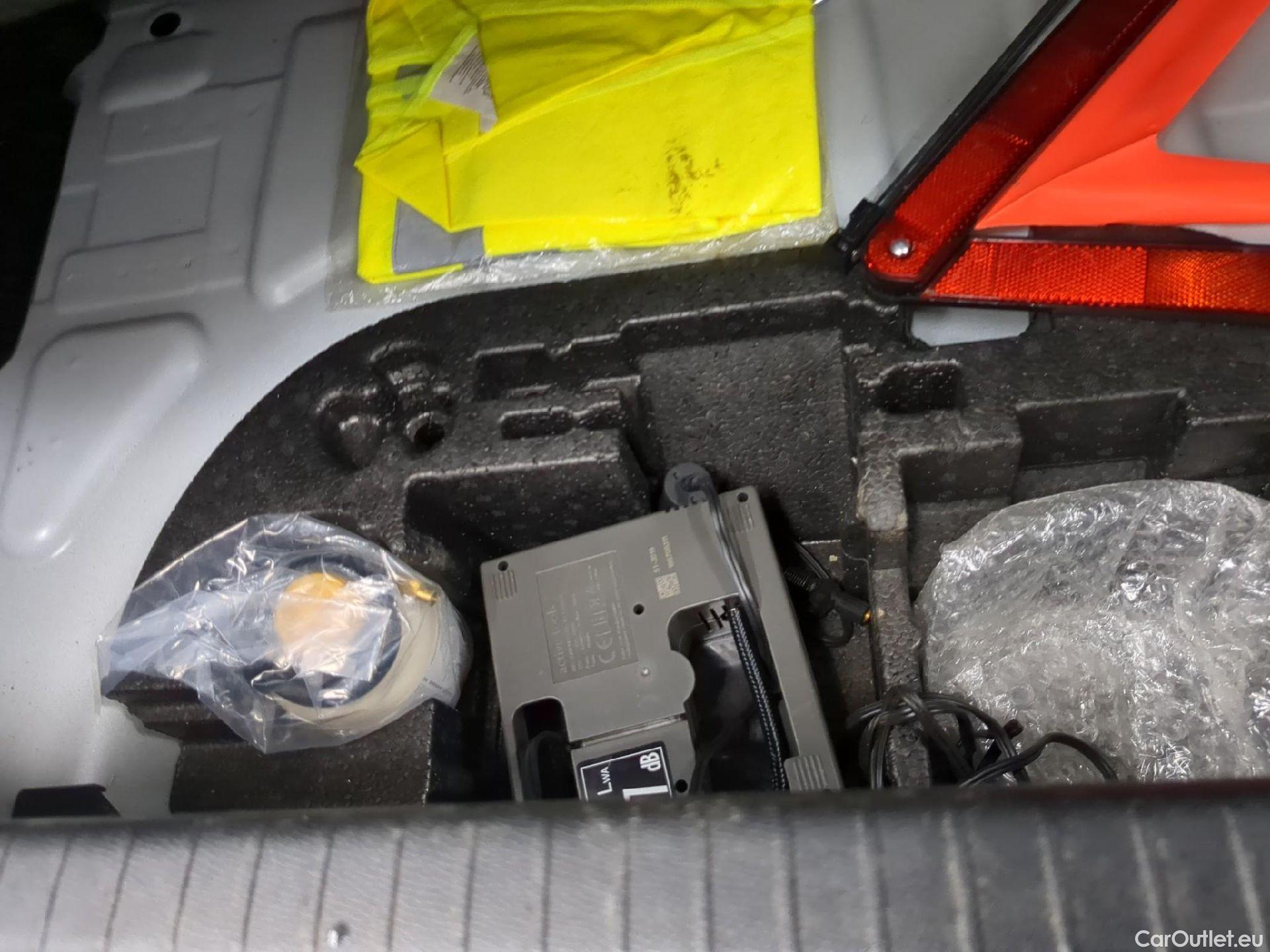 Opel  Corsa  F e Edition Business 50kWh BVA #14