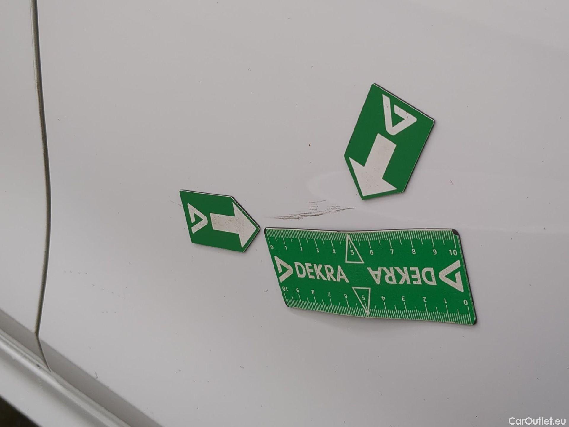 Opel  Corsa  F e Edition Business 50kWh BVA #6