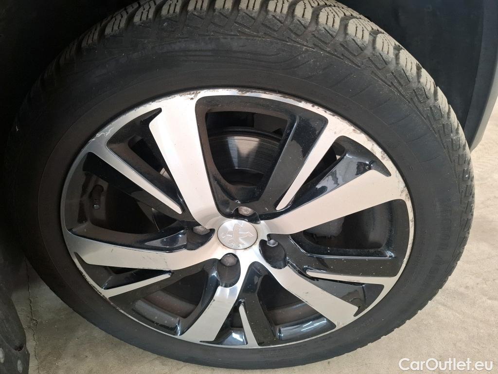 Peugeot  2008  GT Line 1.2 PureTech 110CV BVA6 E6 #48