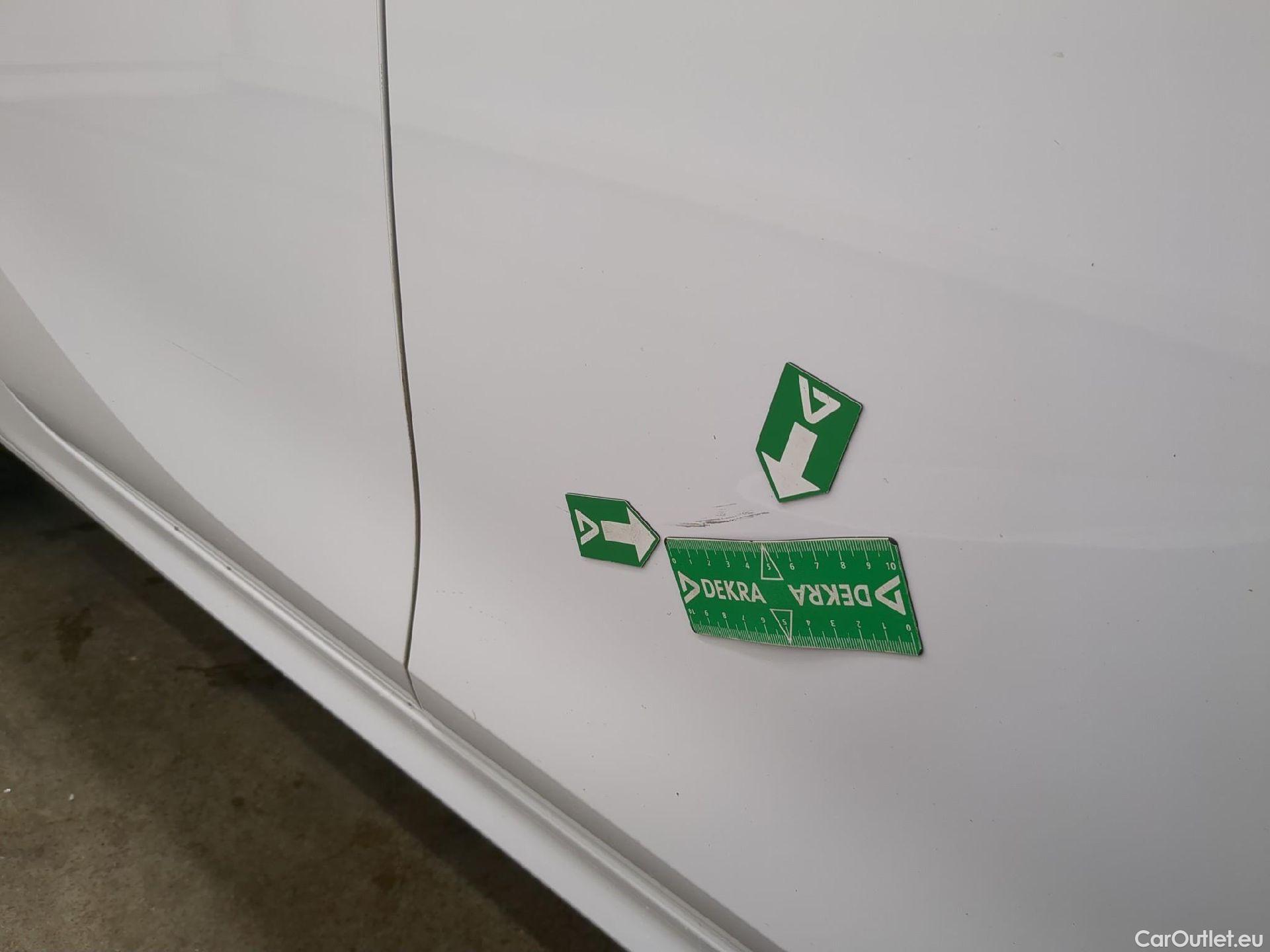 Opel  Corsa  F e Edition Business 50kWh BVA #5