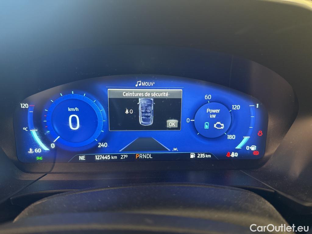 Ford  Kuga FORD  / 2019 / 5P / SUV 2.5 190 hybrid Flexifuel Pshift Titanium #6