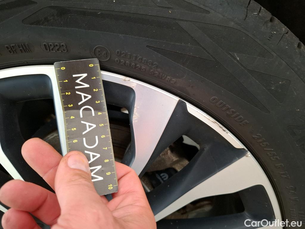 Fiat  500 FIAT X / 2018 / 5P / SUV 1.0 FFly T T3 120ch Cross #33