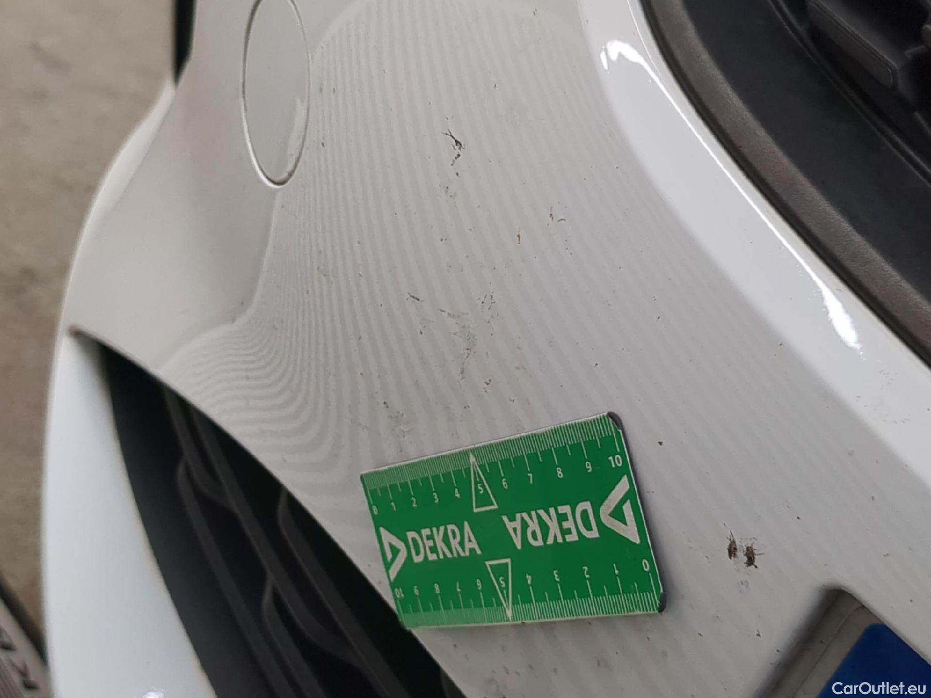 Opel  Corsa  F e Edition Business 50kWh BVA #9