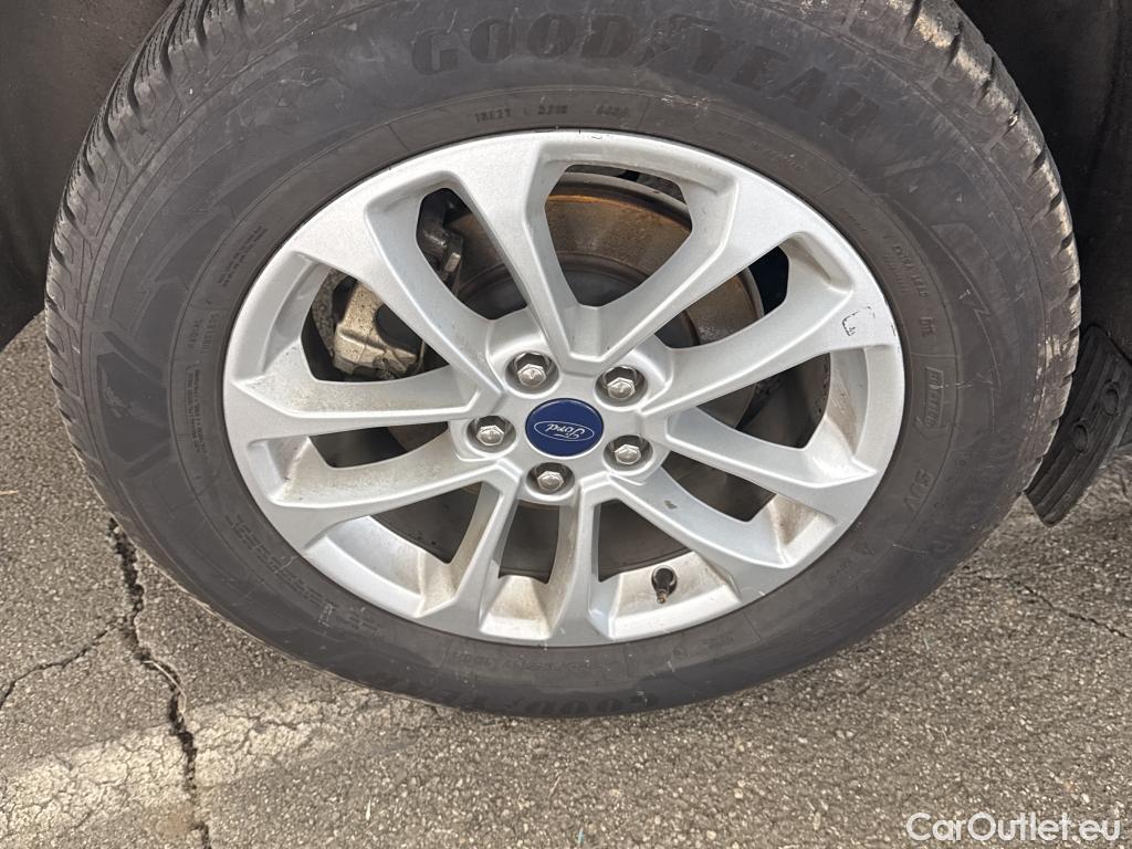 Ford  Kuga FORD  / 2019 / 5P / SUV 2.5 190 hybrid Flexifuel Pshift Titanium #25