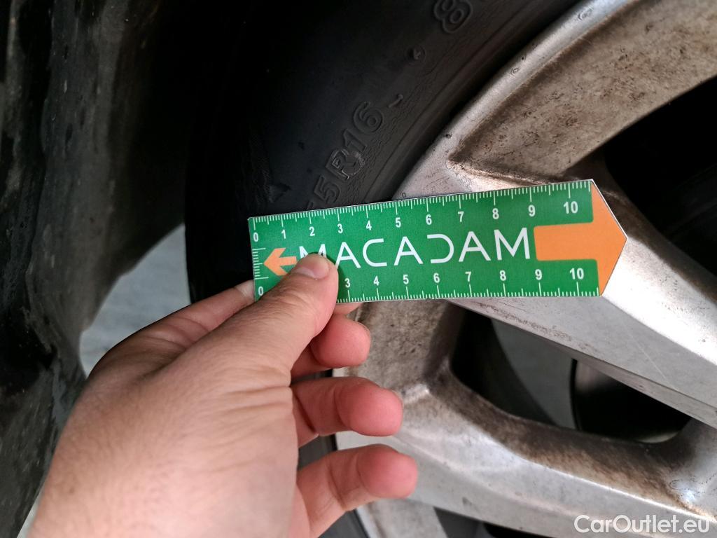 Renault  Clio RENAULT  / 2019 / 5P / Berline Intens TCe 100 #11