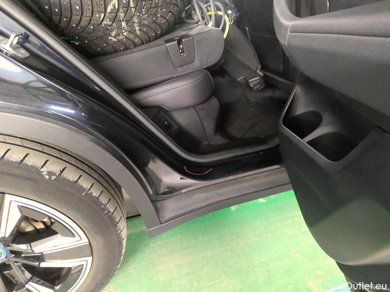 Bmw  iX3  80kWh Charged Aut #6