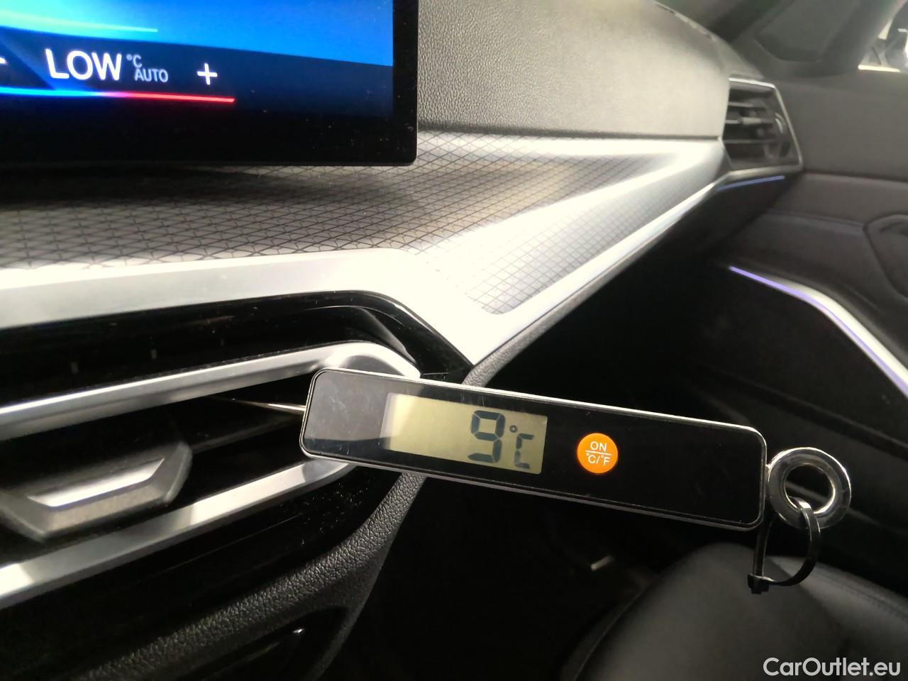 Bmw  Serie 3 330e xDrive Touring Aut #9