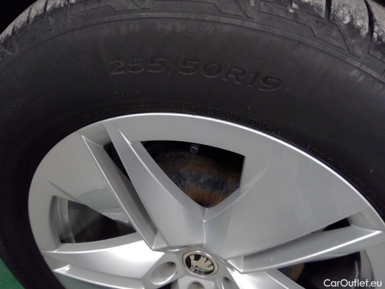 Skoda  ENYAQ  iV80 5d #14