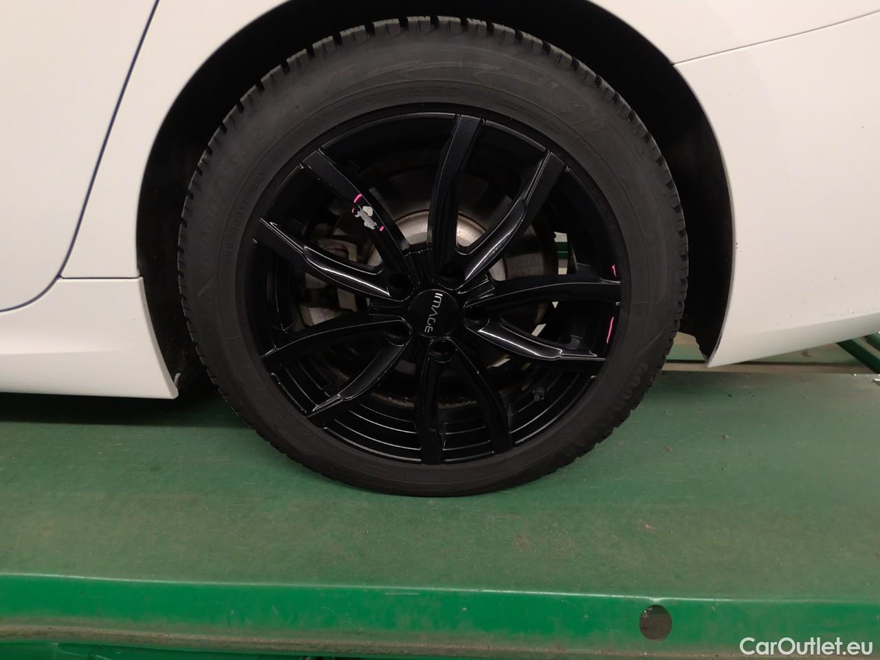 Bmw  Serie 3 330e xDrive Touring Aut #24