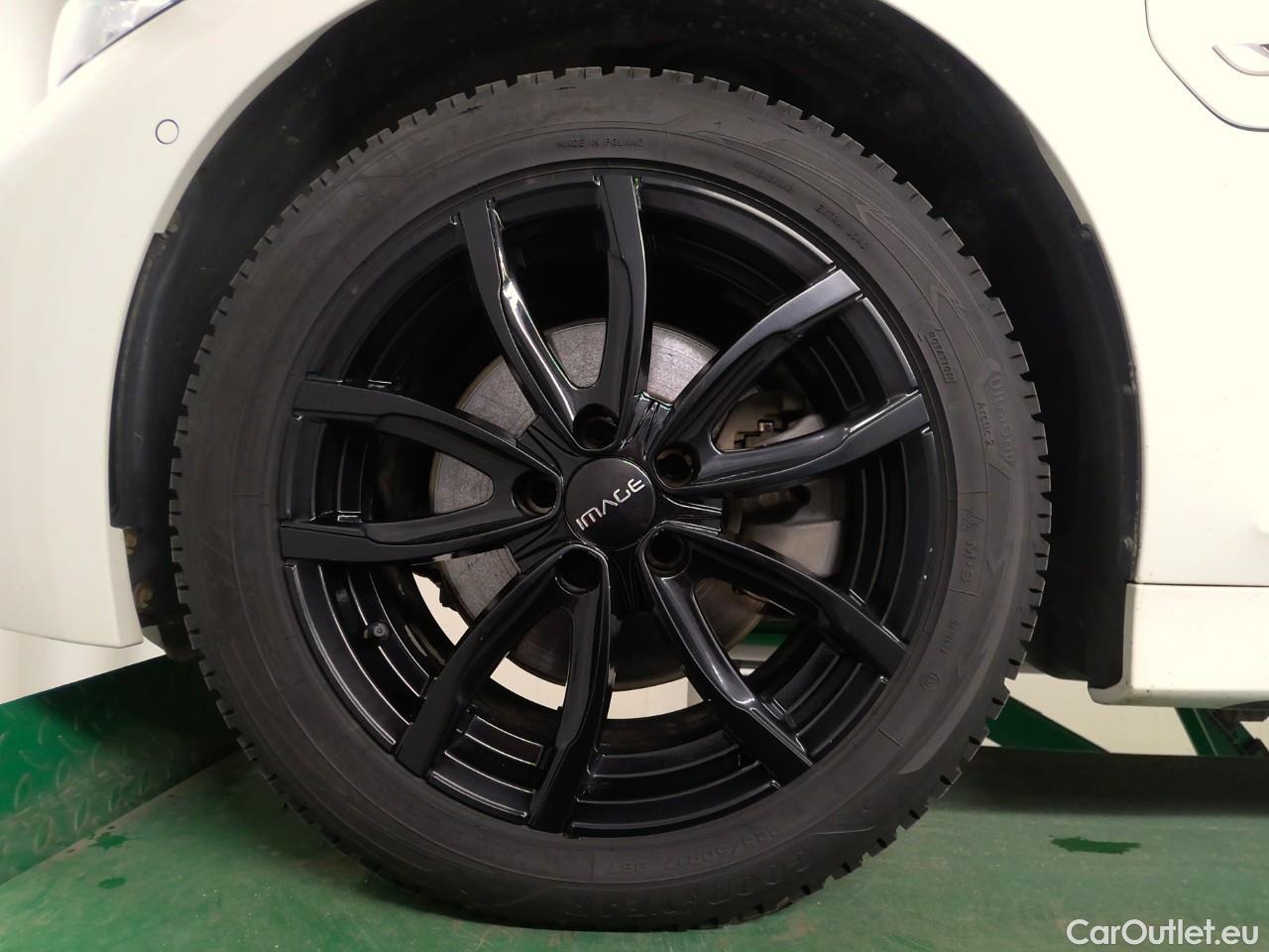 Bmw  Serie 3 330e xDrive Touring Aut #15