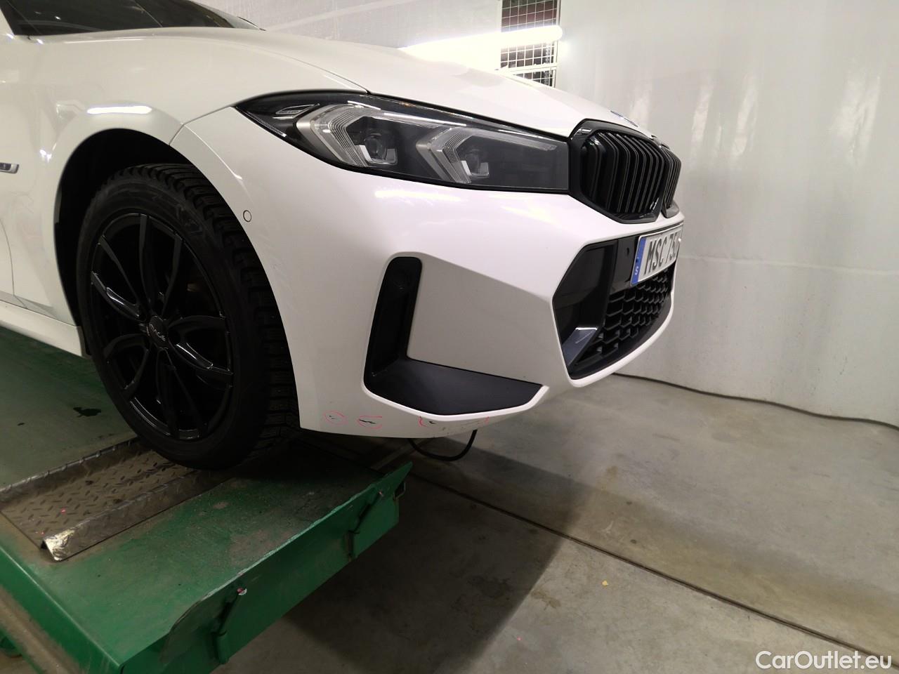 Bmw  Serie 3 330e xDrive Touring Aut #14