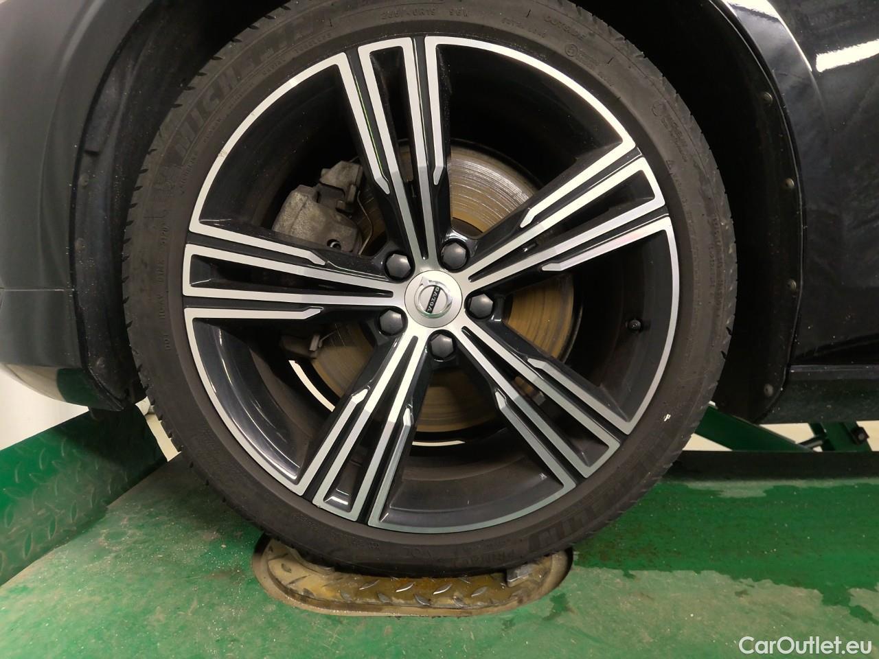 Volvo  V60  T6 AWD Inscript.Rechar.Aut #17