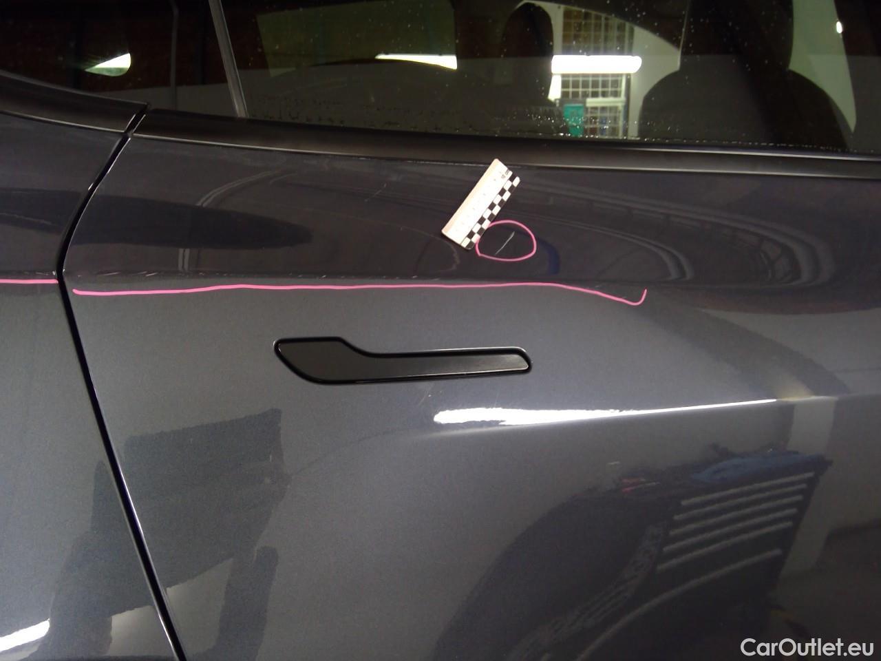 Tesla  Model Y  75kWh Long-Range AWD #44