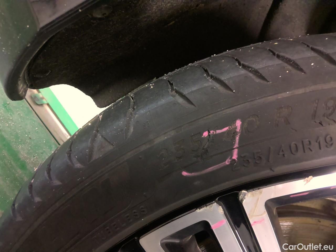 Volvo  V60  T6 AWD Inscript.Rechar.Aut #18