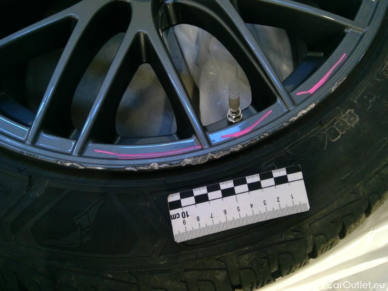 Tesla  Model Y  75kWh Long-Range AWD #12