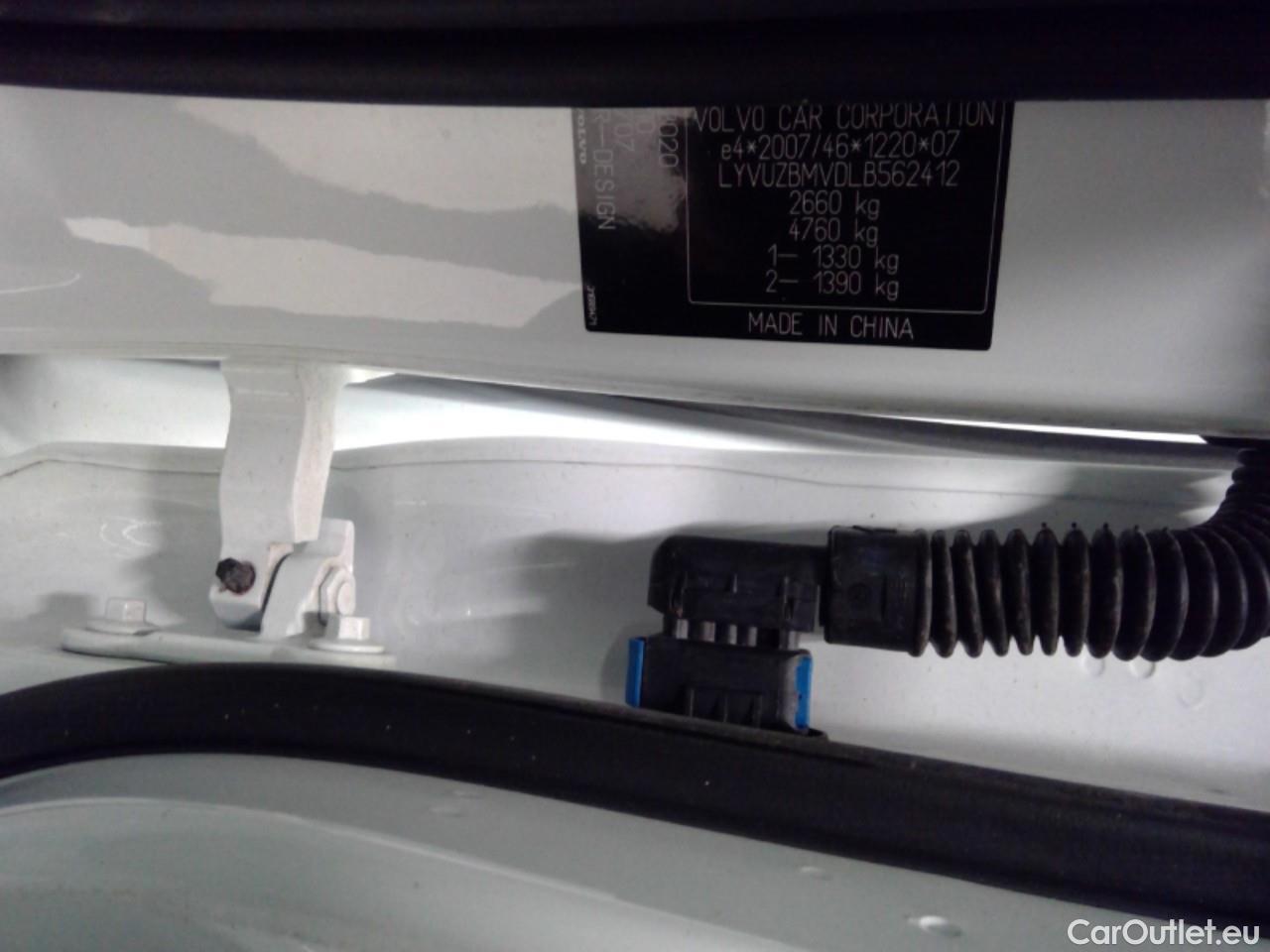 Volvo  XC60  T8 390 4WD R-Design Aut. #18