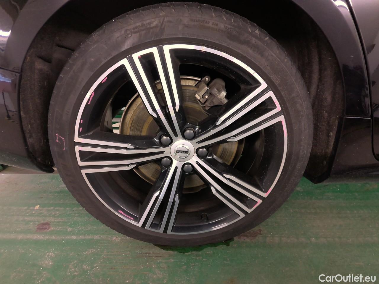 Volvo  V60  T6 AWD Inscript.Rechar.Aut #21