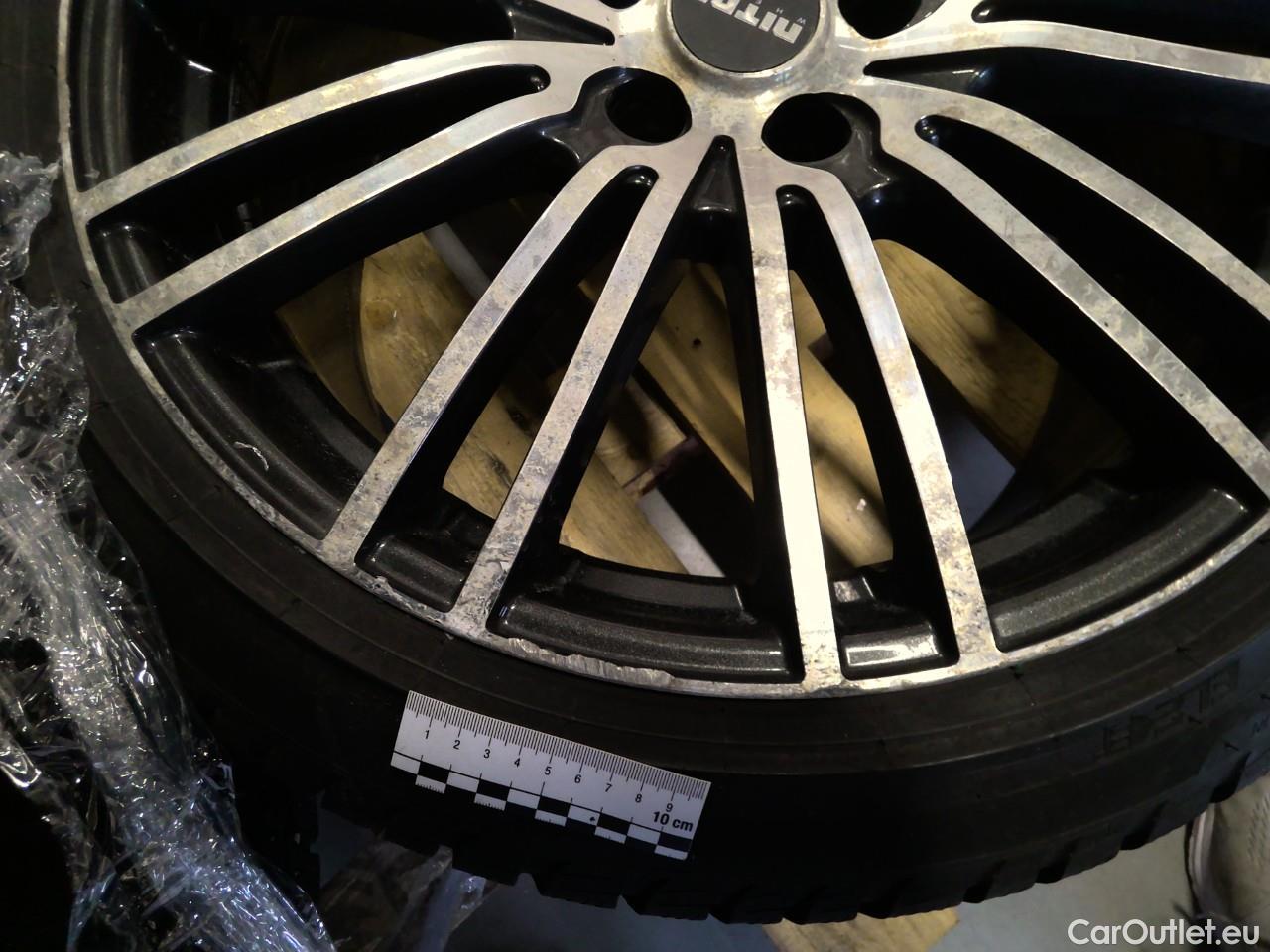 Tesla  Model Y  75kWh Long-Range AWD #12