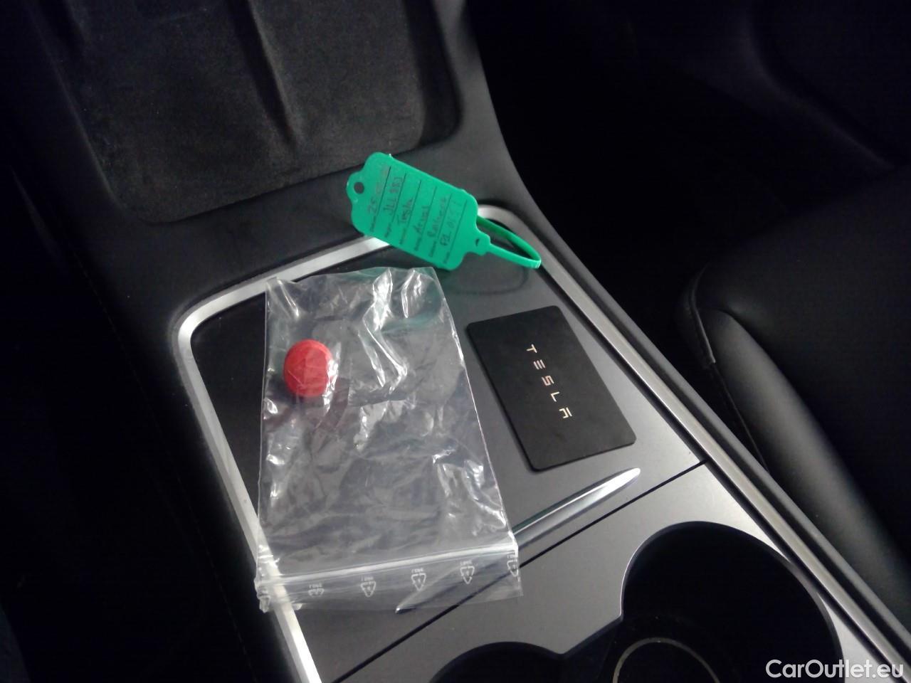 Tesla  Model 3  75kWh Long-Range #9