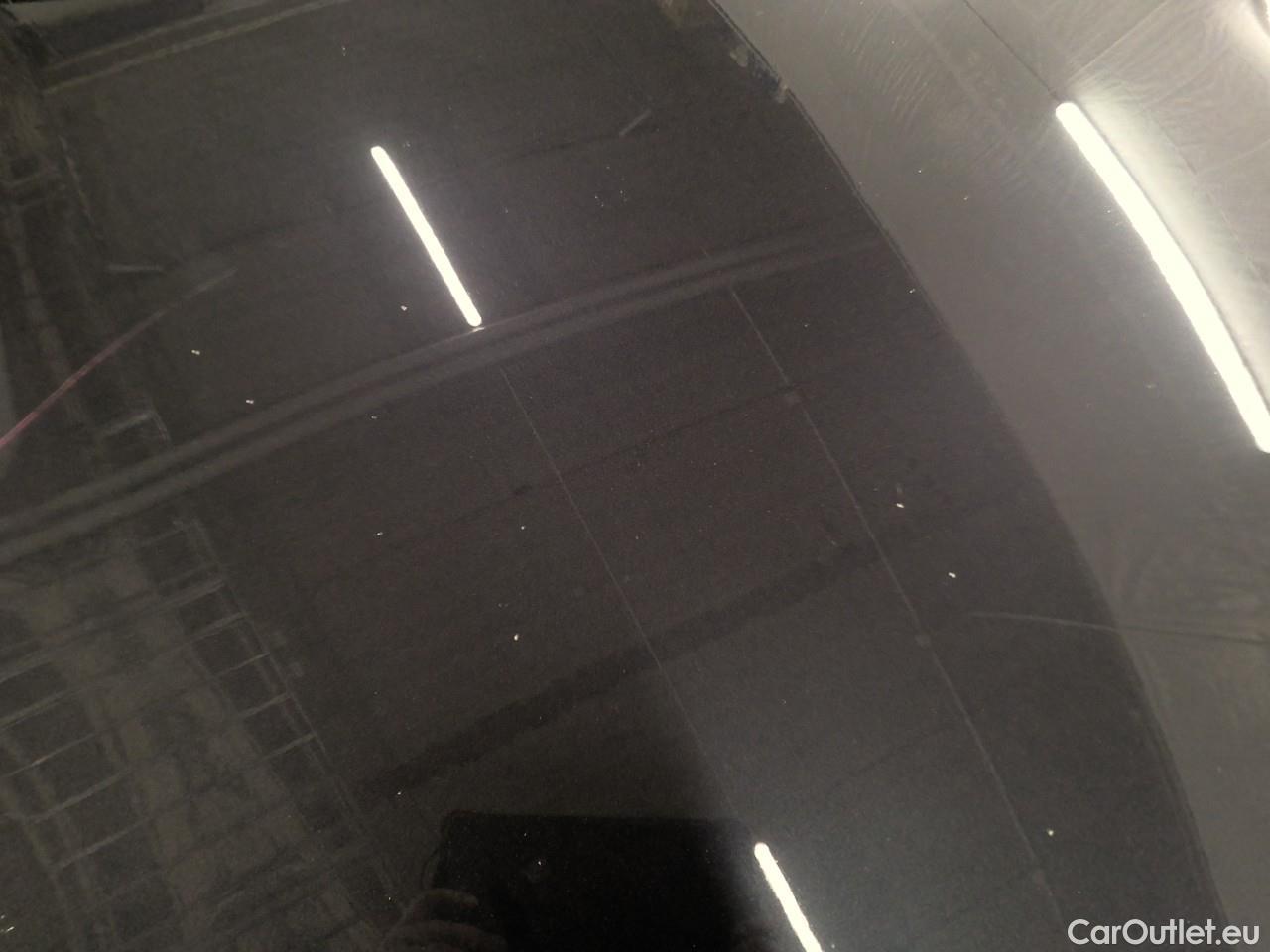 Tesla  Model Y  75kWh Long-Range AWD #28