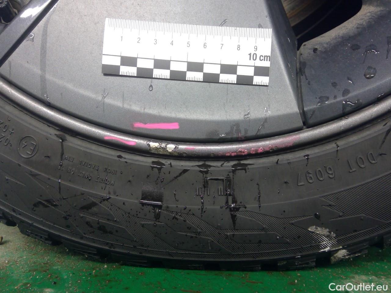 Tesla  Model 3  75kWh Long-Range #18