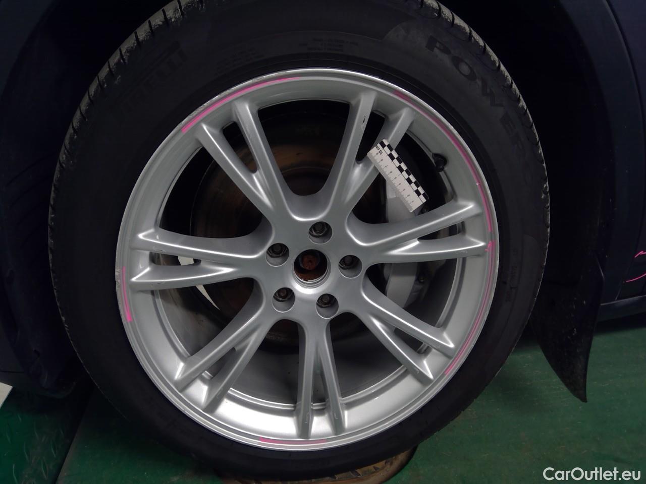 Tesla  Model Y  75kWh Long-Range AWD #22