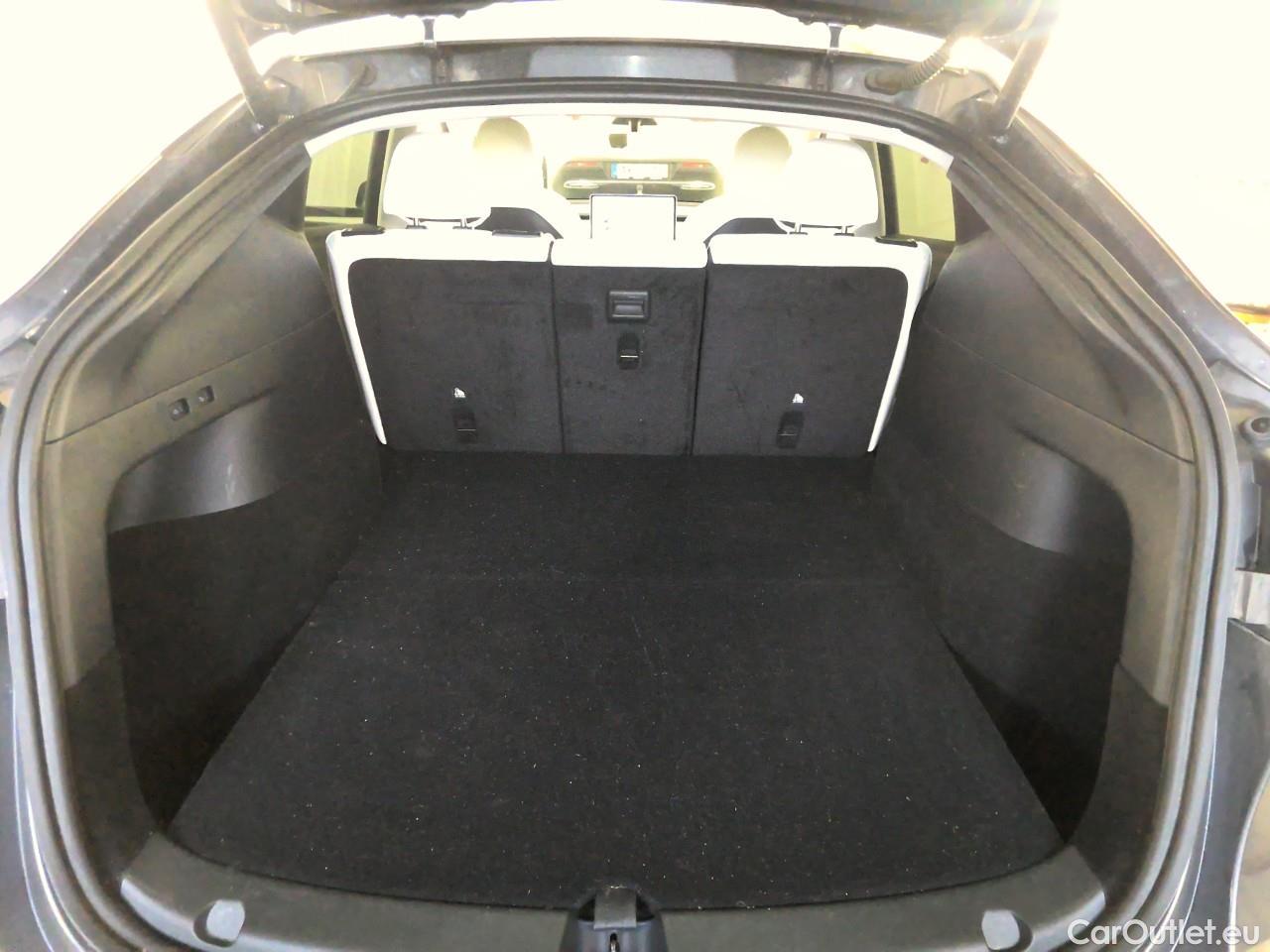 Tesla  Model Y  75kWh Long-Range AWD #11