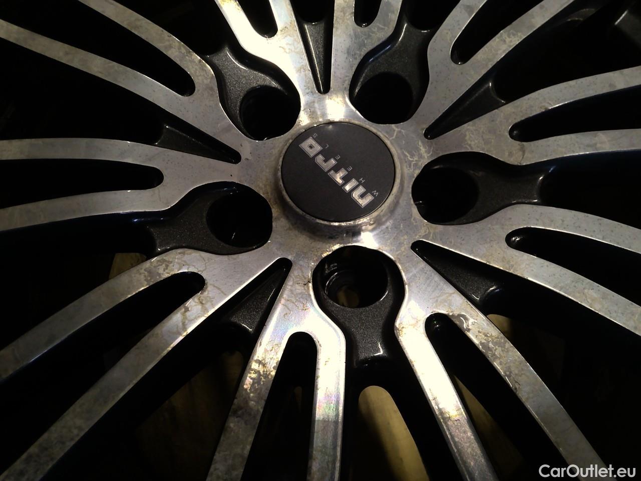 Tesla  Model Y  75kWh Long-Range AWD #13