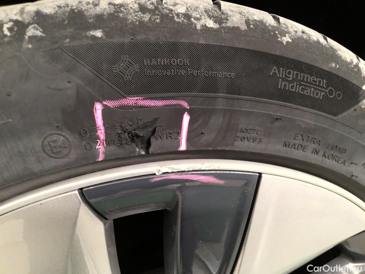 Tesla  Model Y  75kWh Long-Range AWD #24