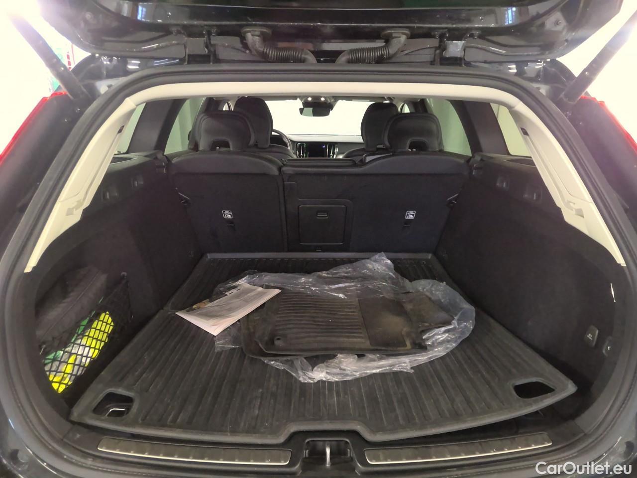 Volvo  V60  T6 AWD Inscript.Rechar.Aut #14