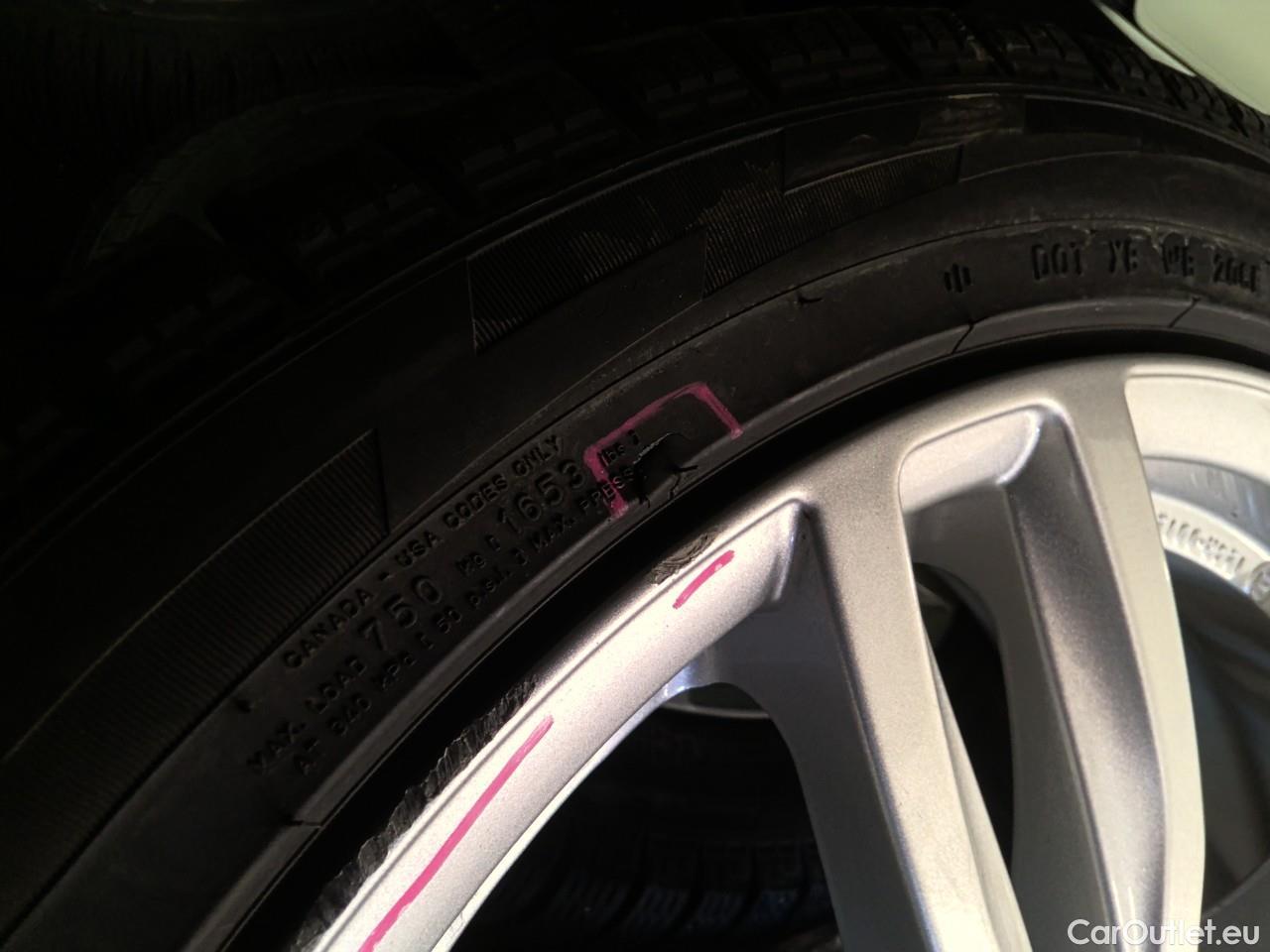 Volvo  V60  T6 AWD Inscript.Rechar.Aut #5