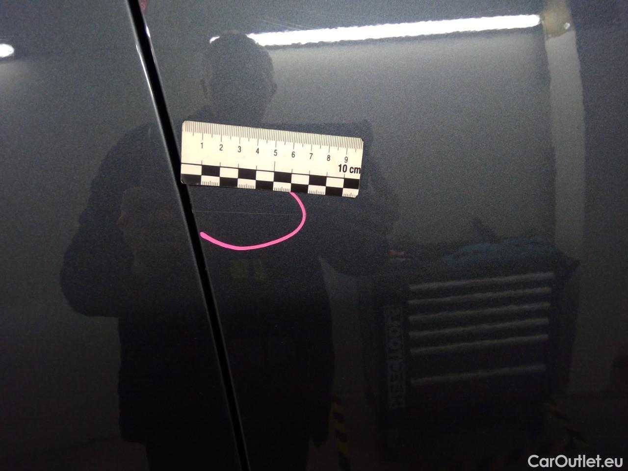 Tesla  Model Y  75kWh Long-Range AWD #46